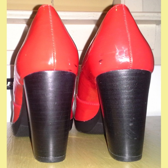 Red Platform Pumps 7.5 NARROW - Picture 6 of 6